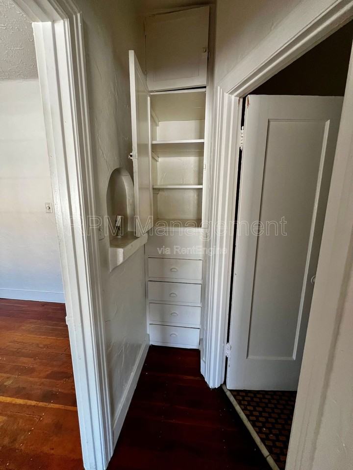 1740 Winona Blvd #303 - Photo 6 of 10