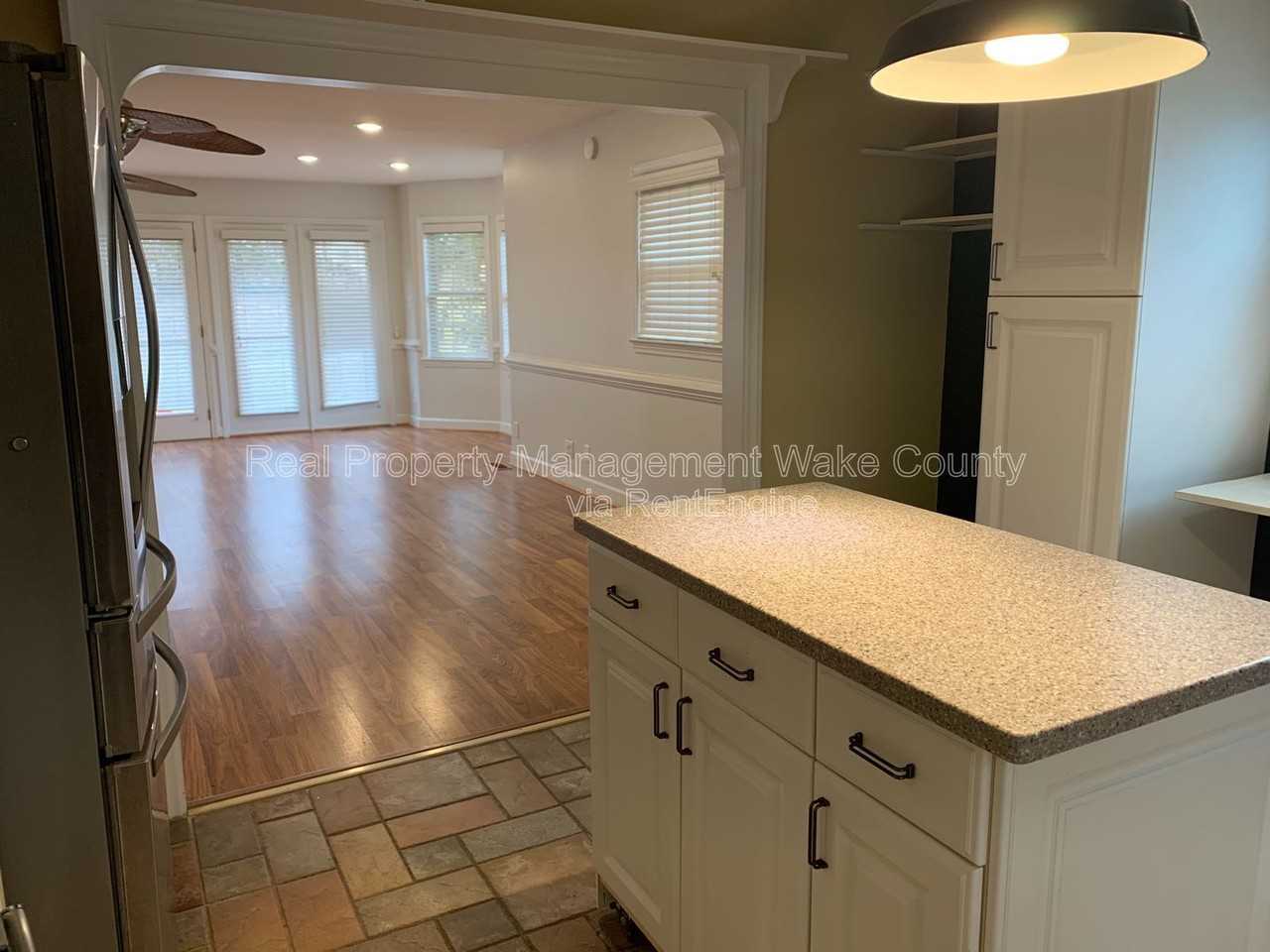 3605 Cranston Rd - Photo 3 of 30