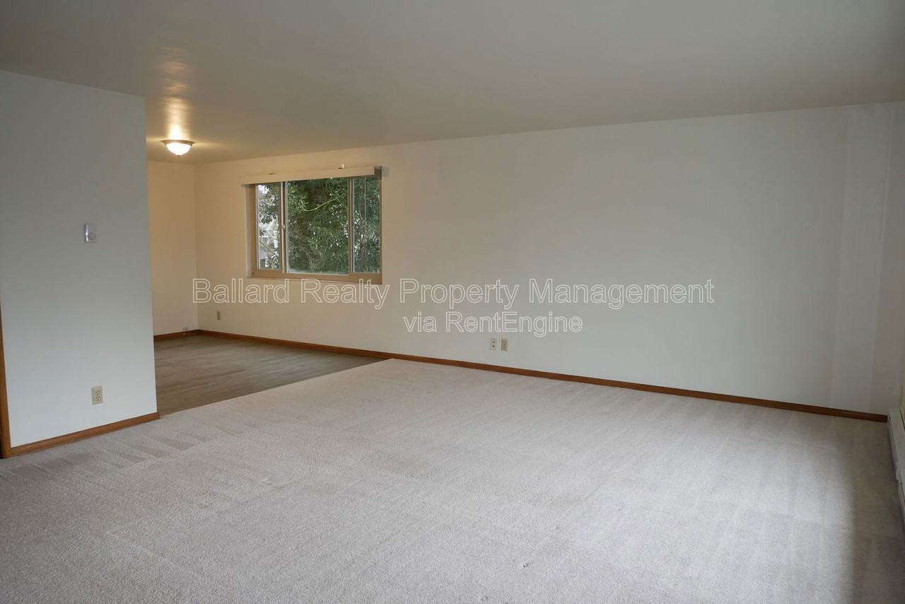 6402 11th Ave Nw - Photo 3 of 20