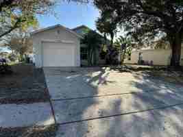 featured image of 13652 Glasser Ave