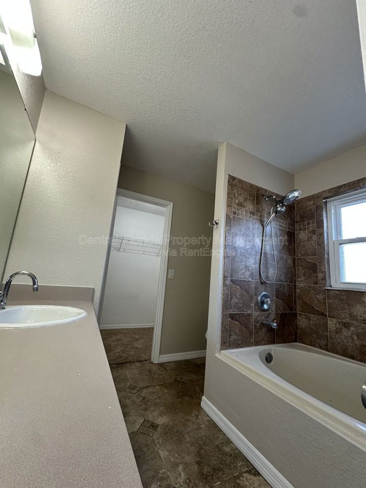 13652 Glasser Ave - Photo 4 of 6