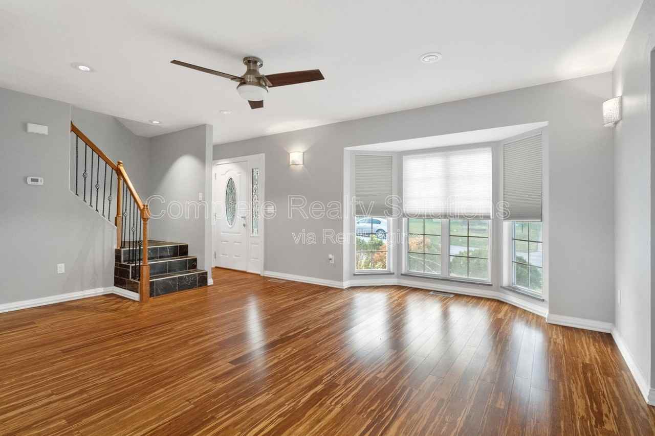 5339 Vine Ave - Photo 3 of 33