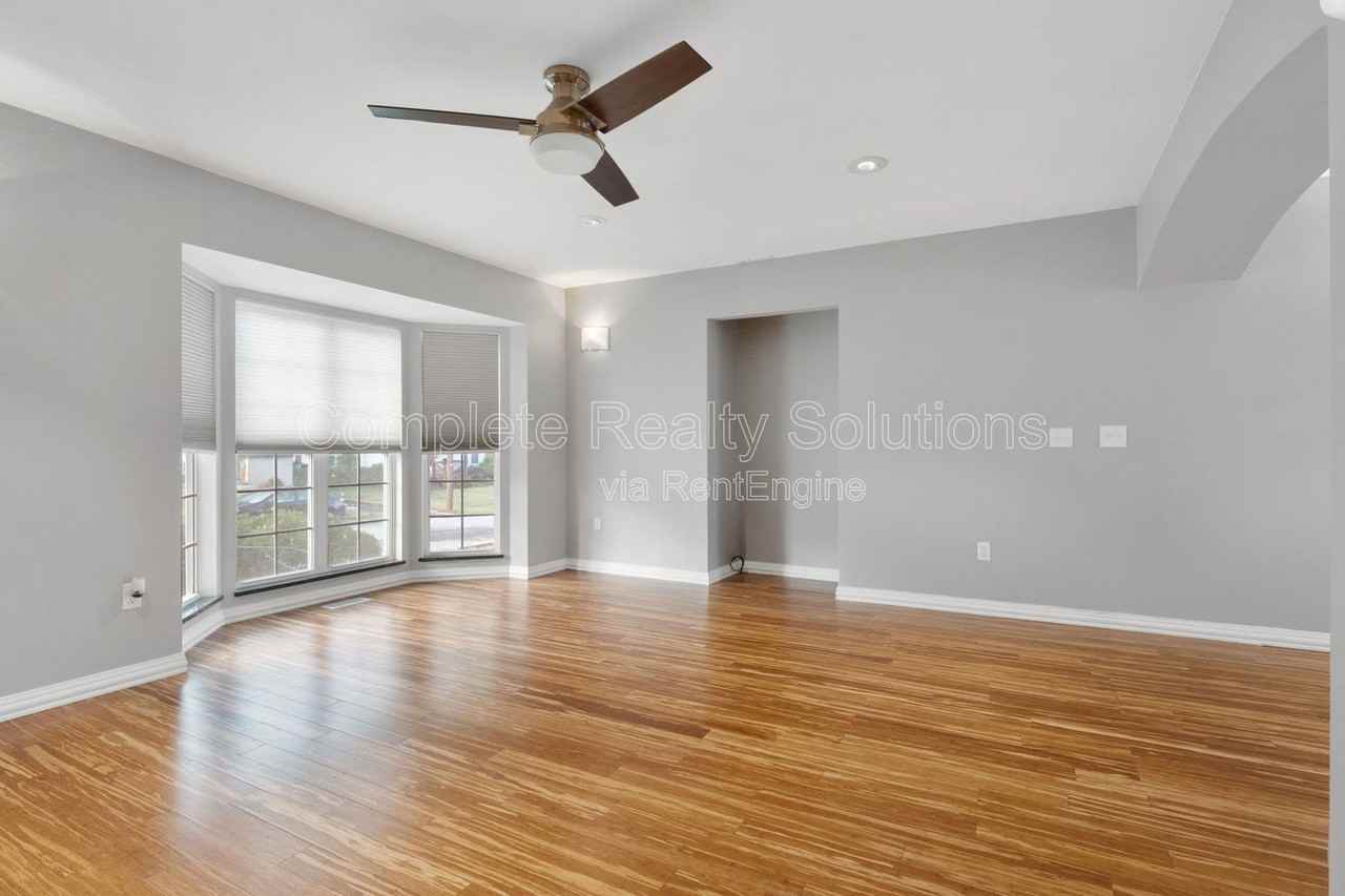 5339 Vine Ave - Photo 4 of 33