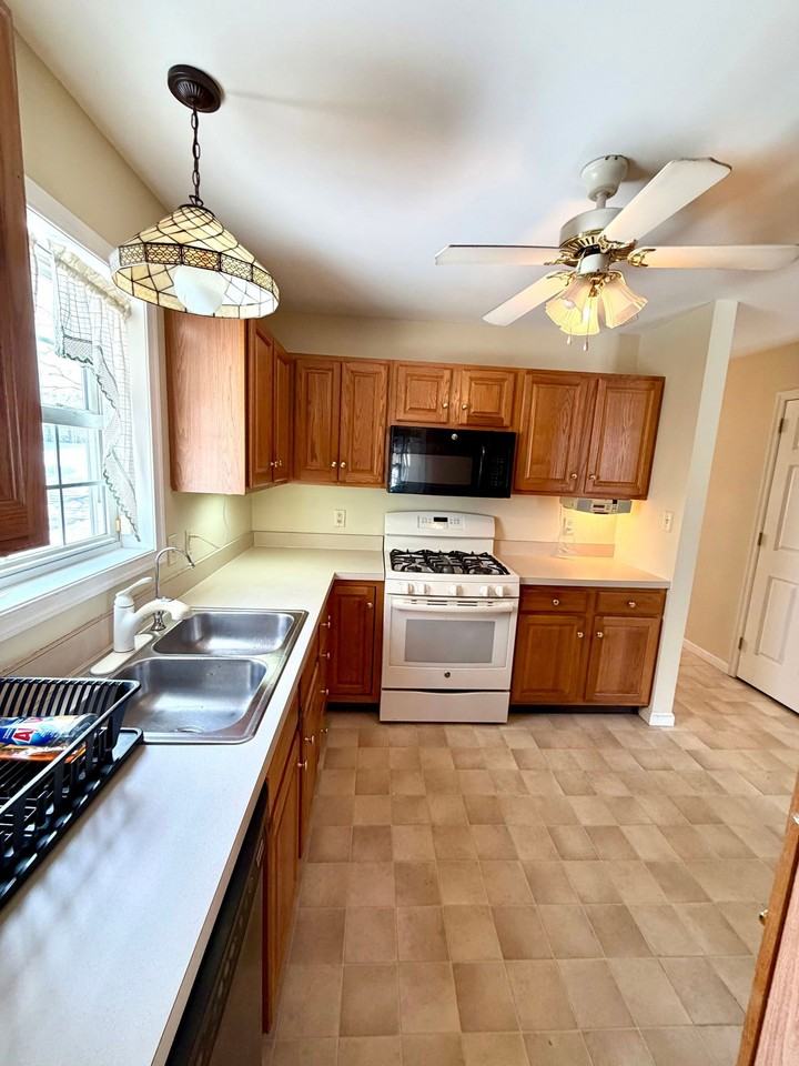 104 Kentshire Dr - Photo 6 of 27