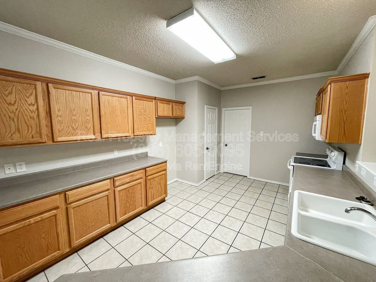 6715 91st St - Photo 4 of 16