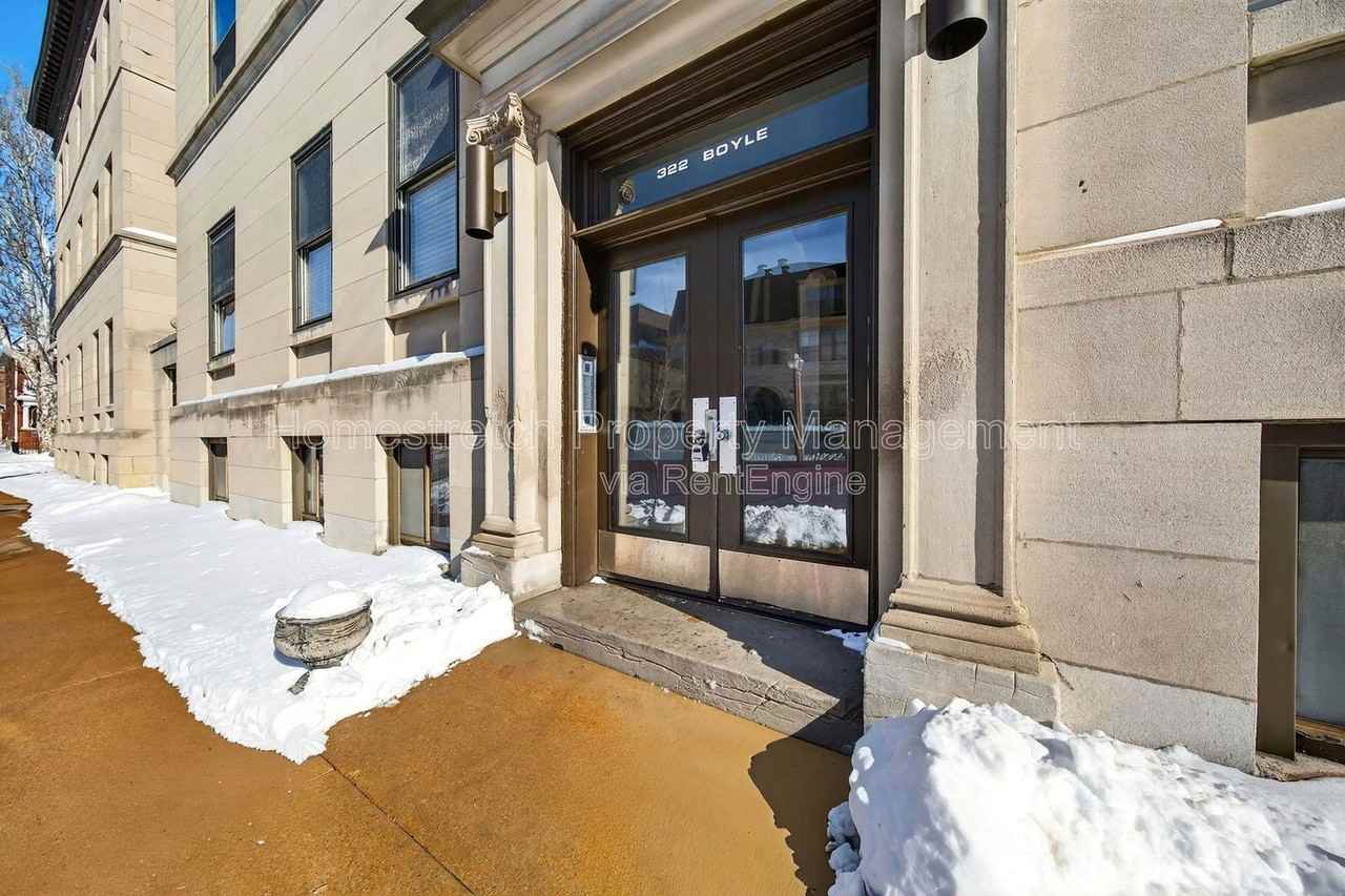 322 N Boyle Ave #3N - Photo 3 of 21