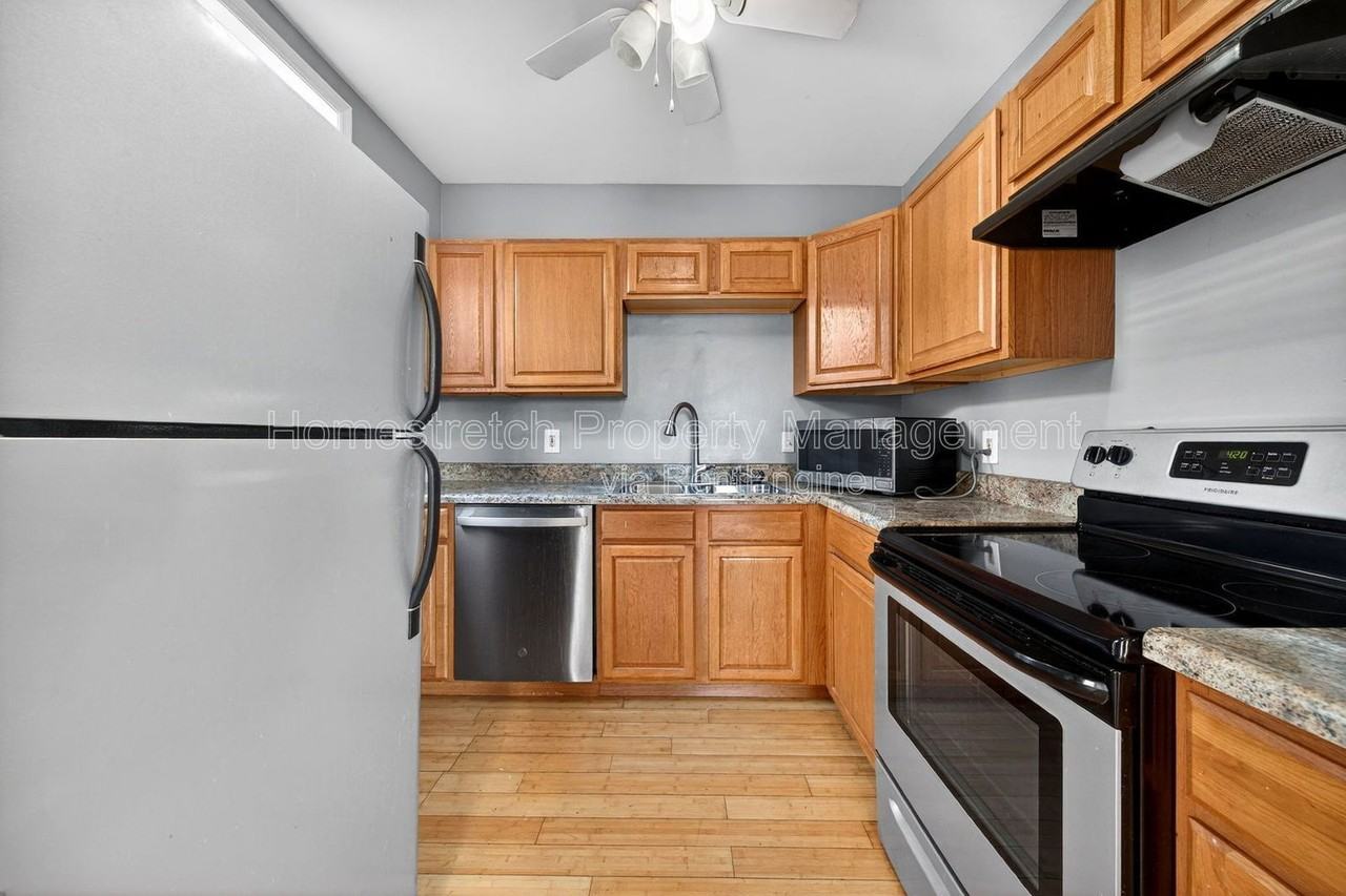 322 N Boyle Ave #3N - Photo 4 of 21