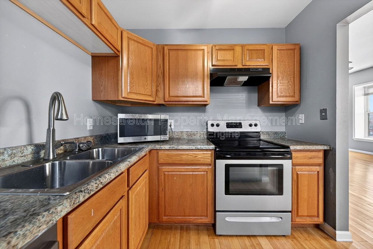 322 N Boyle Ave #3N - Photo 5 of 21