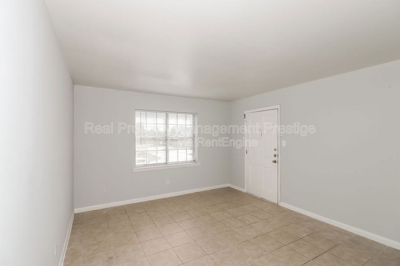 3111 Falk Ct - Photo 2 of 10