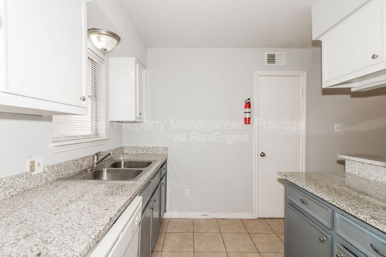 3111 Falk Ct - Photo 4 of 10