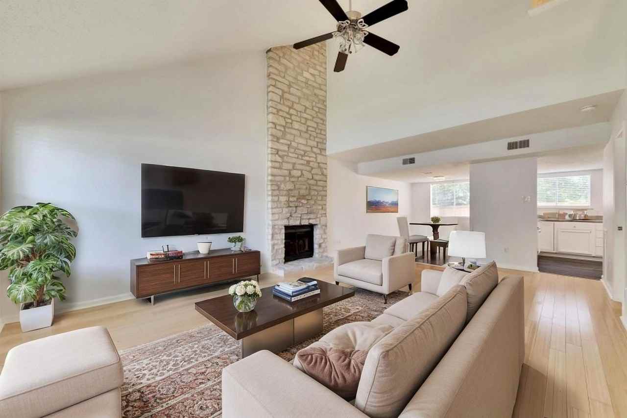 9731 Meadowheath Dr - Photo 4 of 42