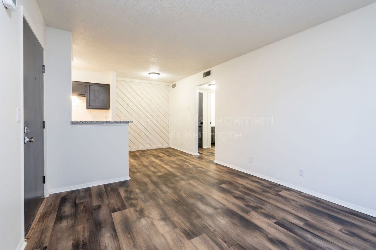 2816 N Charles Ave #1 - Photo 4 of 34