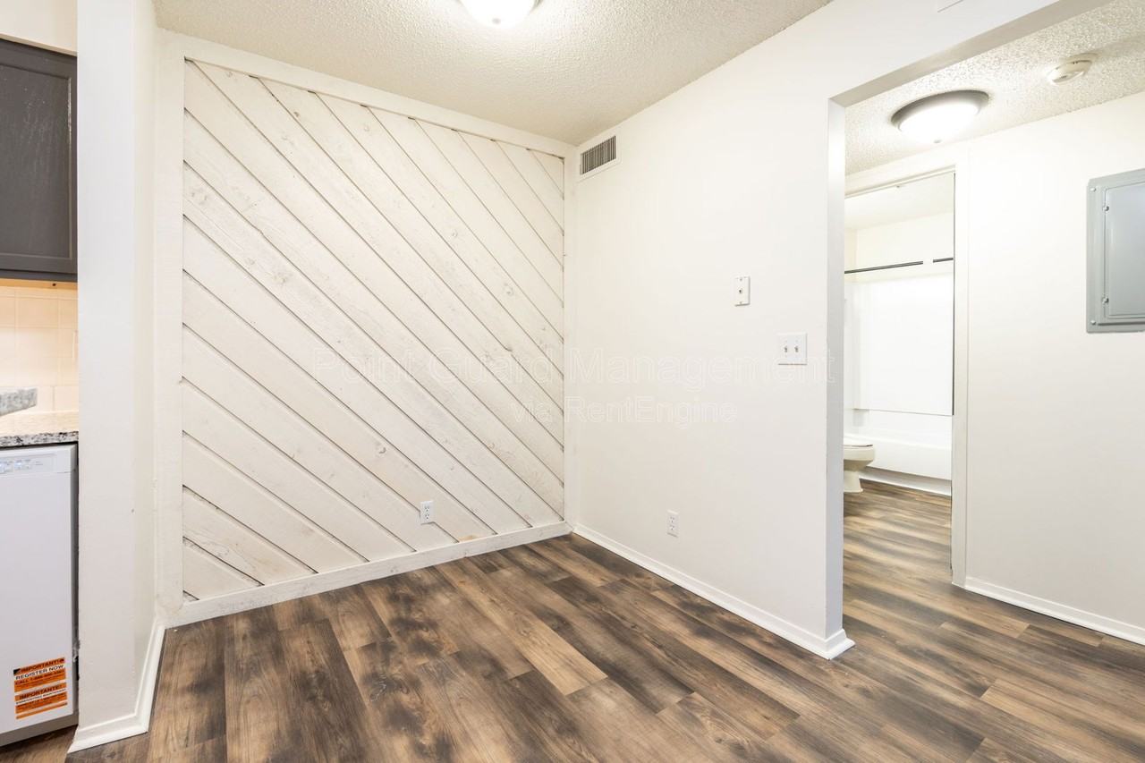 2816 N Charles Ave #1 - Photo 7 of 34