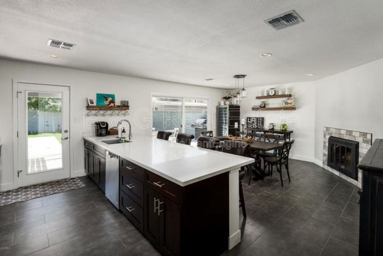 2503 S Bonarden Ln - Photo 6 of 18