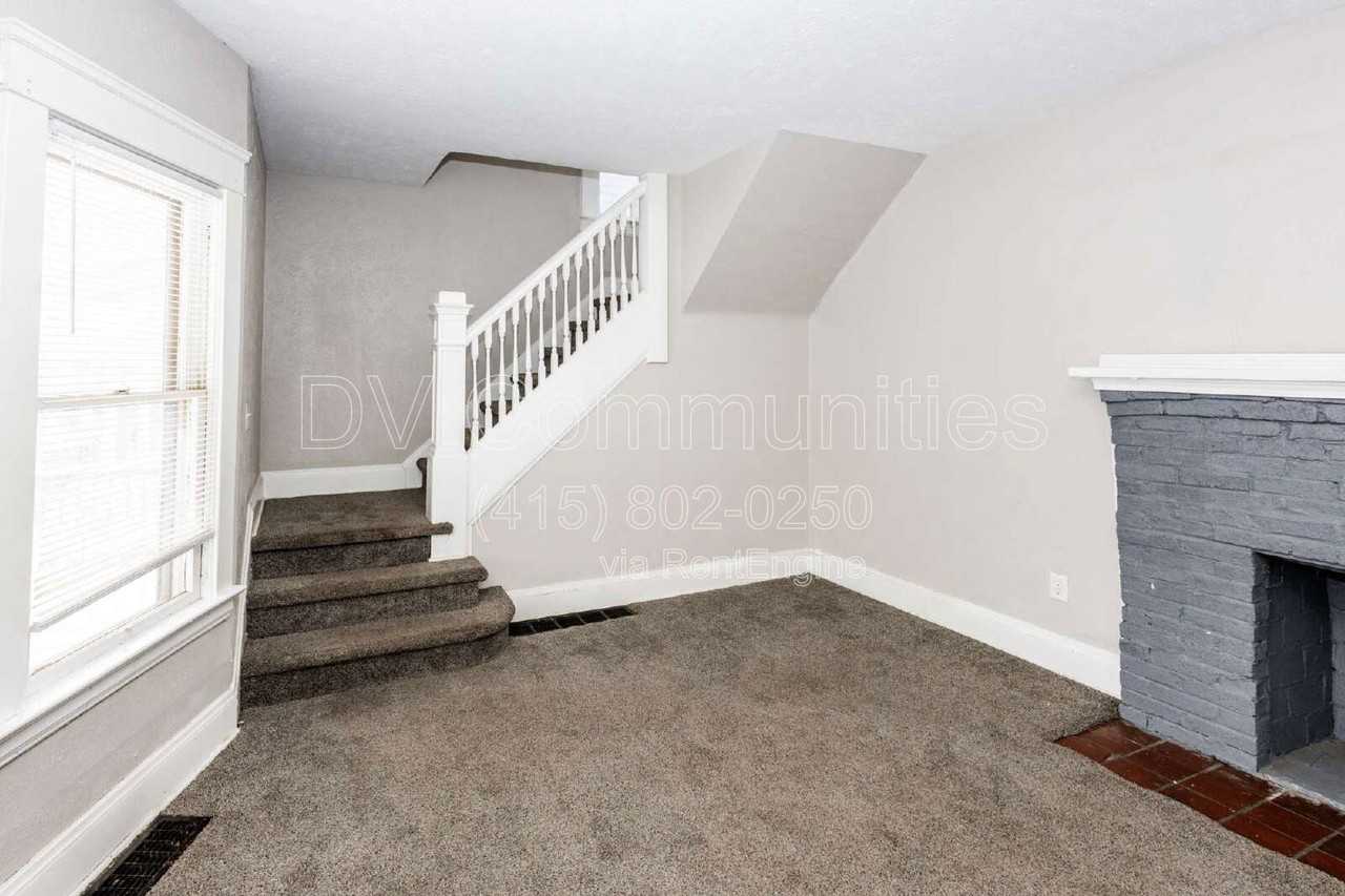 3390 E 135th St - Photo 3 of 20