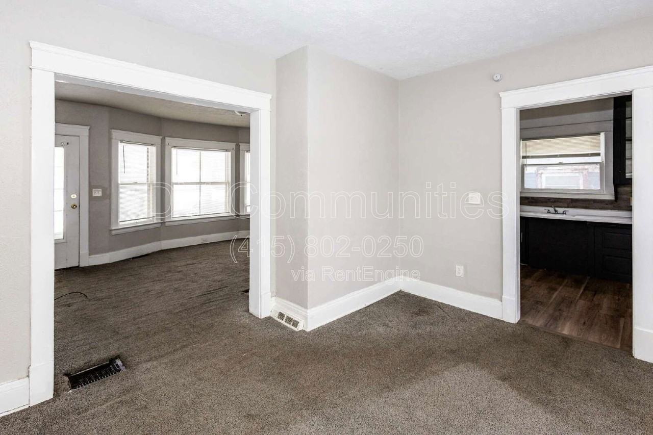 3390 E 135th St - Photo 4 of 20