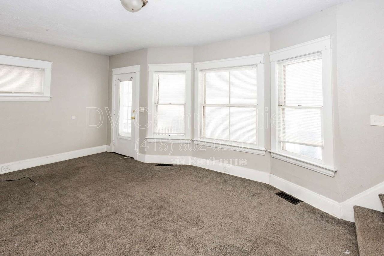 3390 E 135th St - Photo 6 of 20