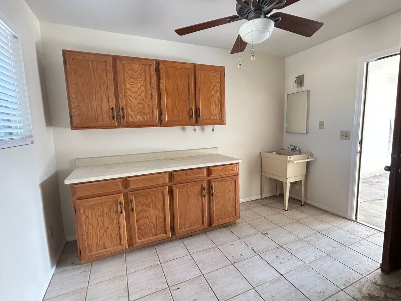 3926 W Willow Ave - Photo 3 of 6