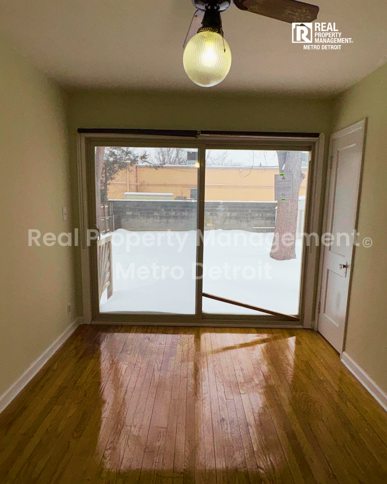 823 E 2nd St - Photo 7 of 15