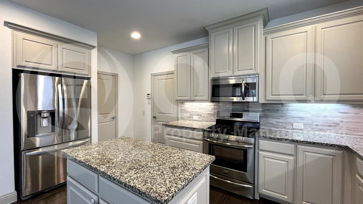 2309 Jameson Ln - Photo 4 of 25