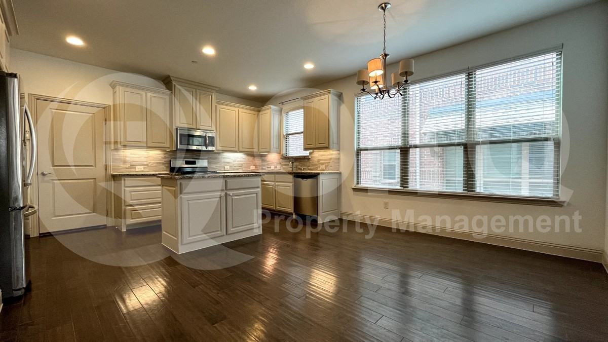 2309 Jameson Ln - Photo 6 of 25