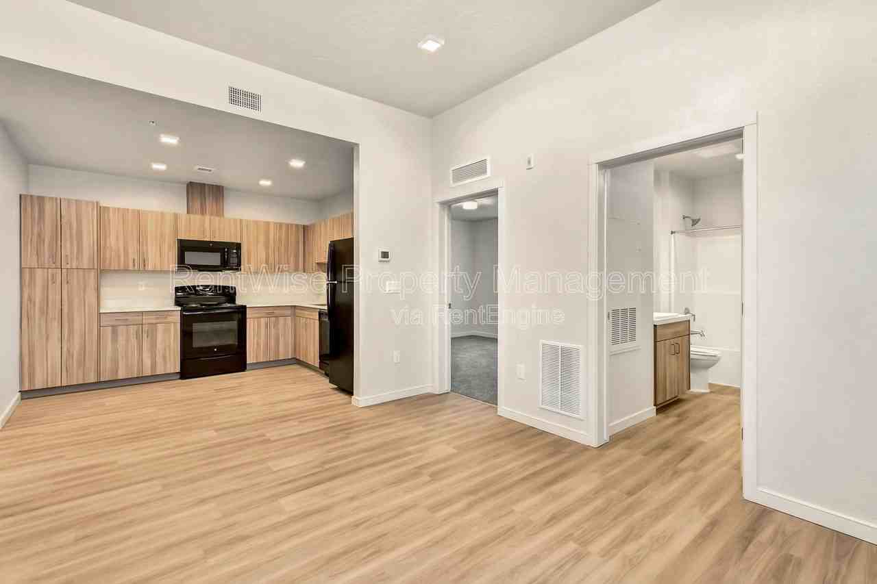 385 E 42nd St #205 - Photo 6 of 19