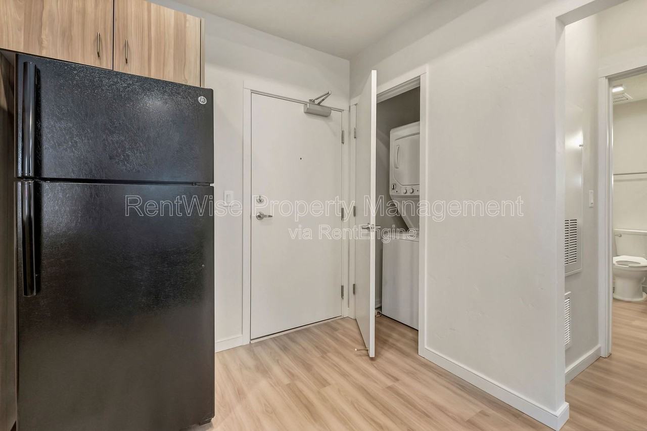 385 E 42nd St #205 - Photo 7 of 19