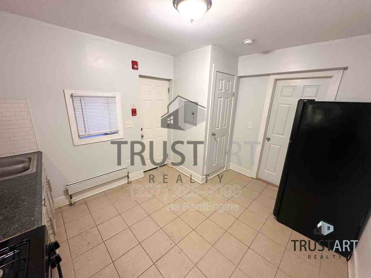 4722 Longshore Ave #1 - Photo 4 of 9