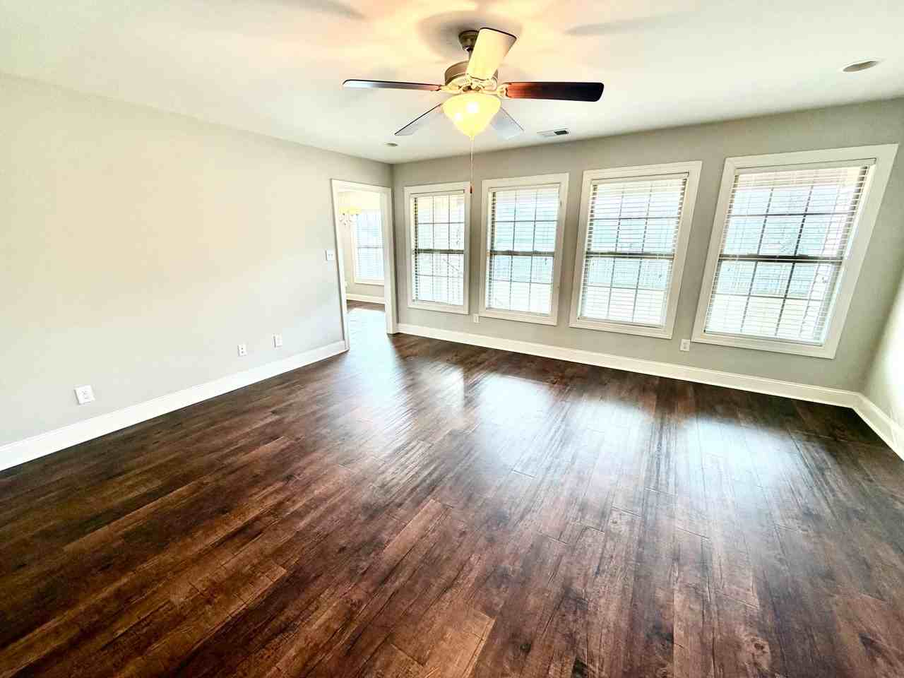 17881 Sallows Dr - Photo 2 of 15