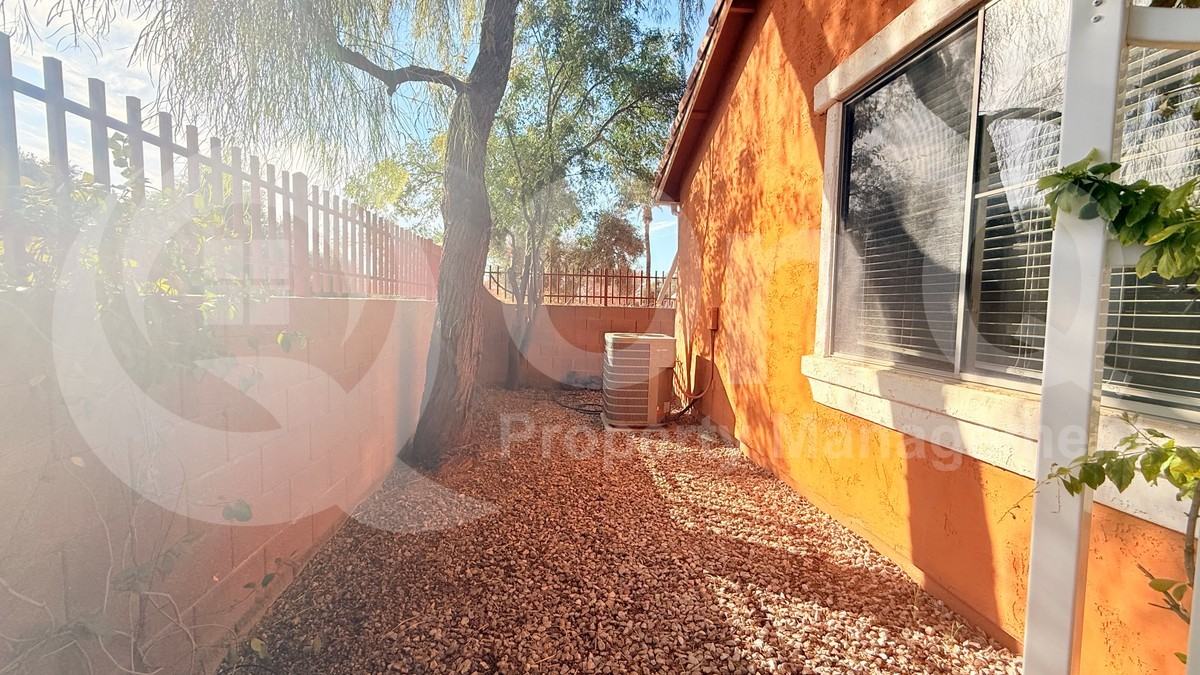 6334 S Blake St - Photo 3 of 24