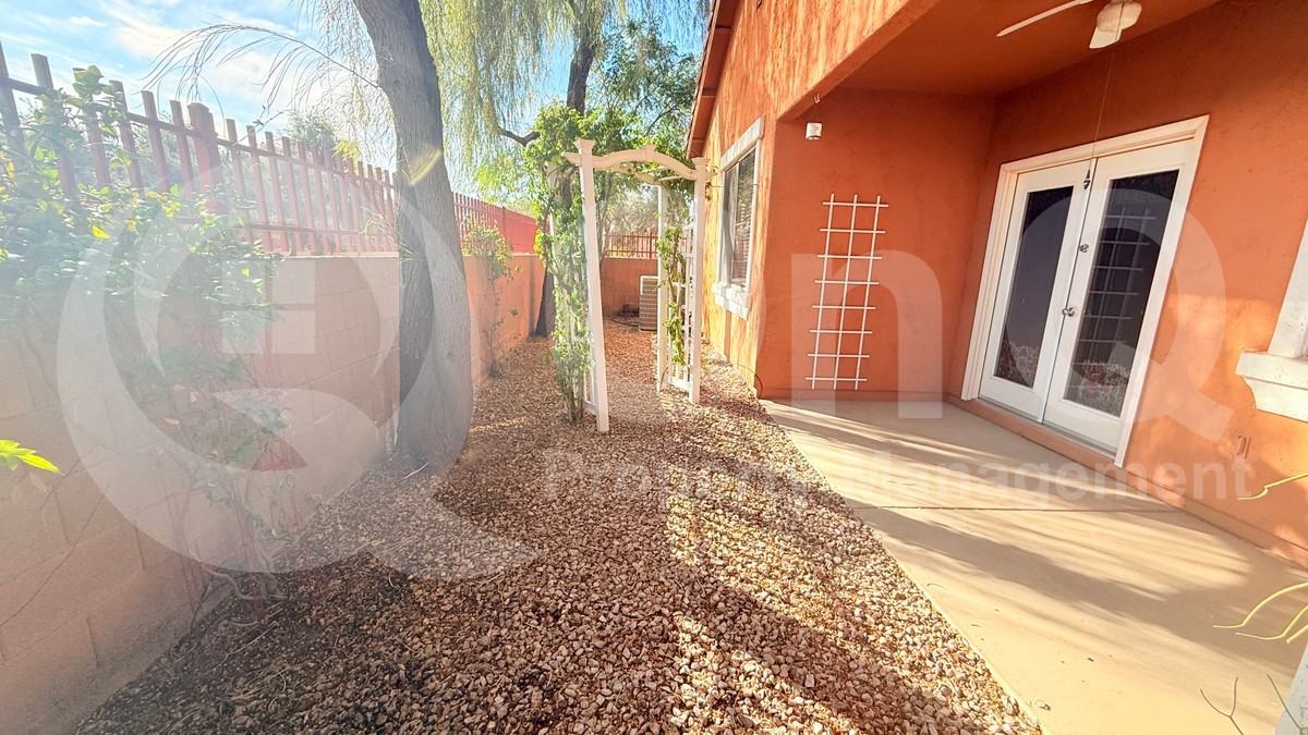 6334 S Blake St - Photo 4 of 24