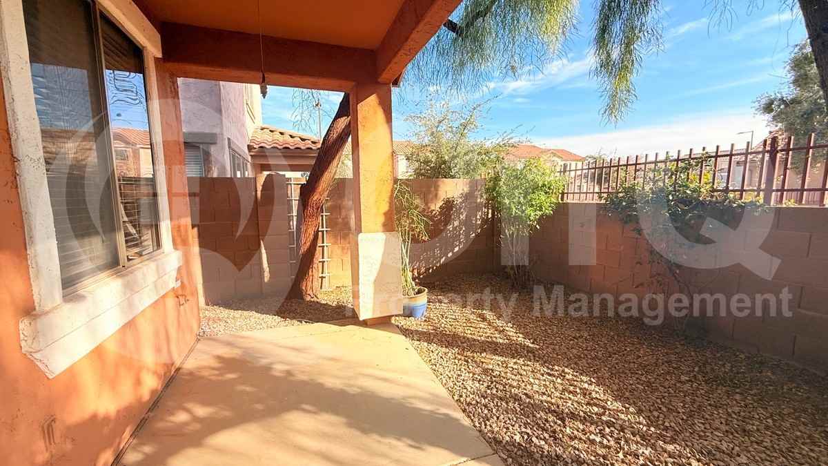 6334 S Blake St - Photo 5 of 24