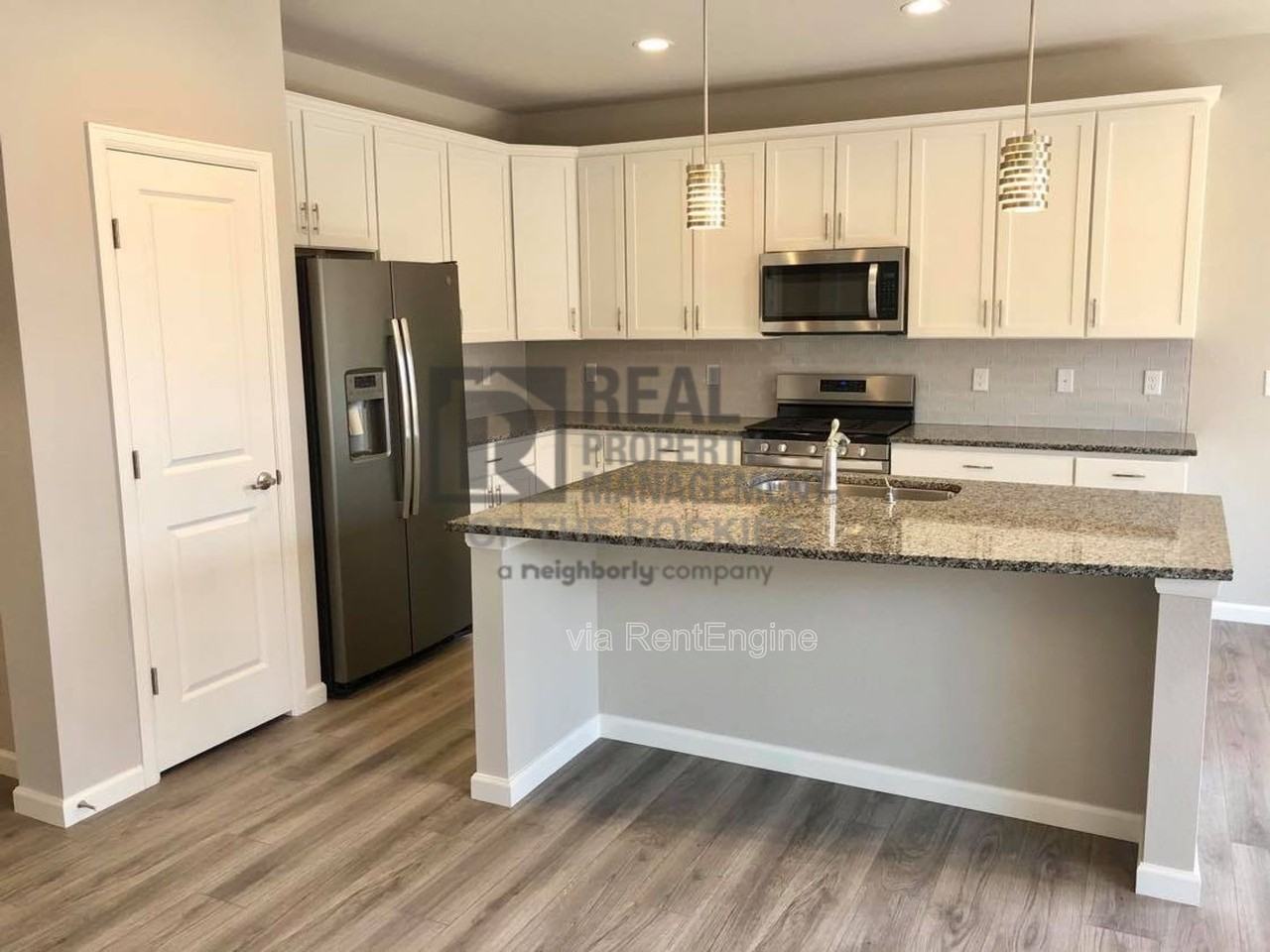 501 Ranchhand Dr - Photo 2 of 20