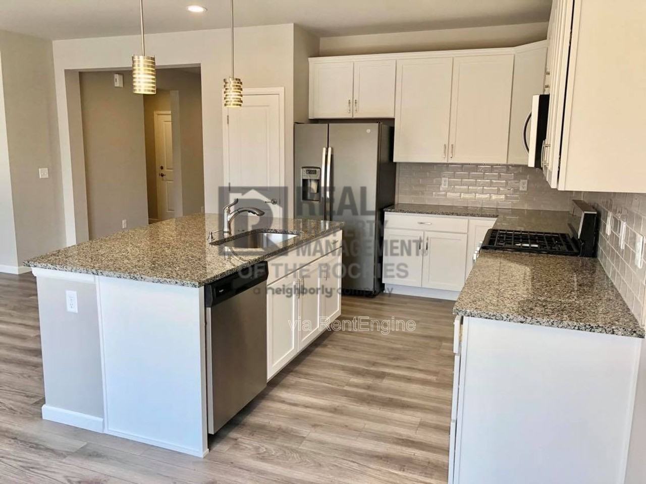 501 Ranchhand Dr - Photo 3 of 20