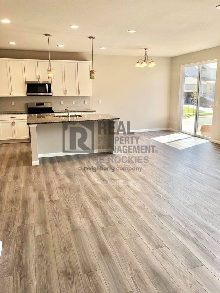 501 Ranchhand Dr - Photo 4 of 20