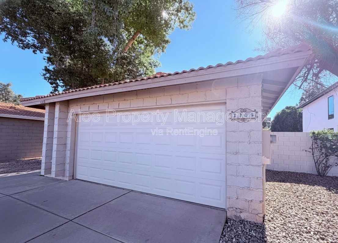 2705 W Estrella Dr - Photo 4 of 26