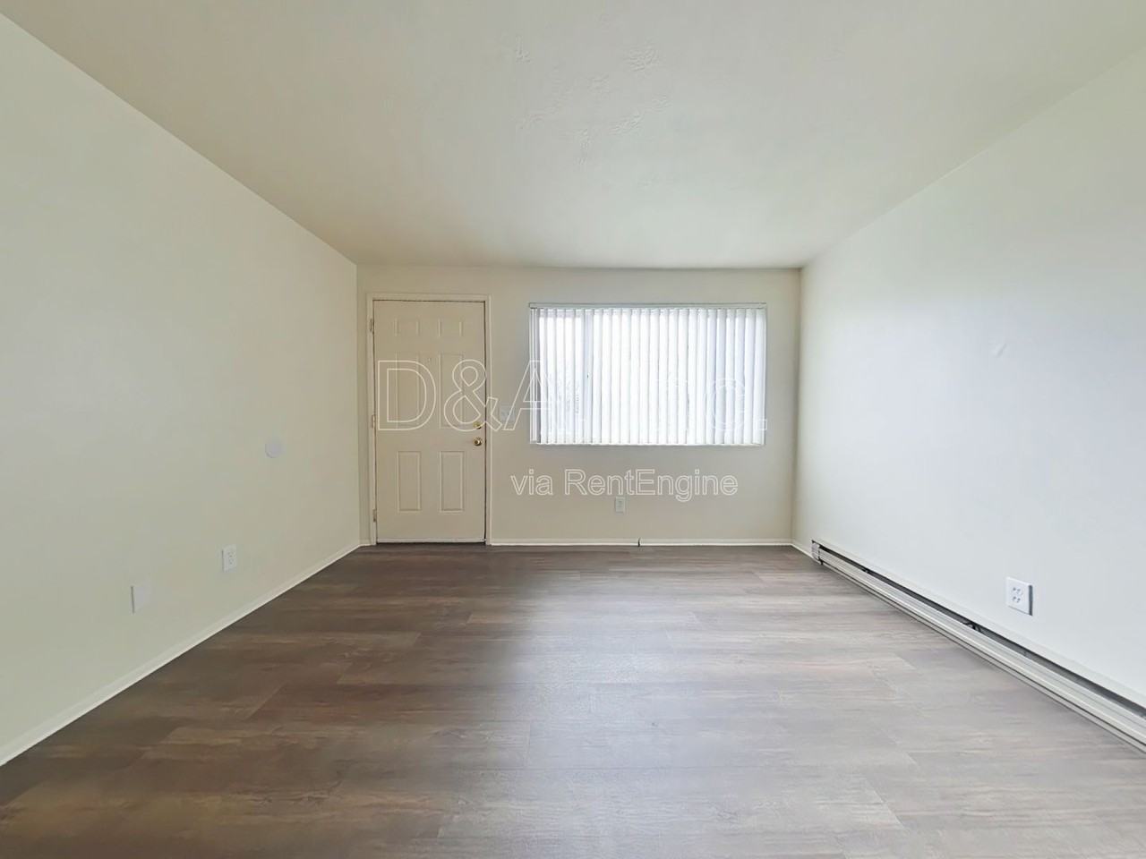 325 28th Ave Se - Photo 2 of 14