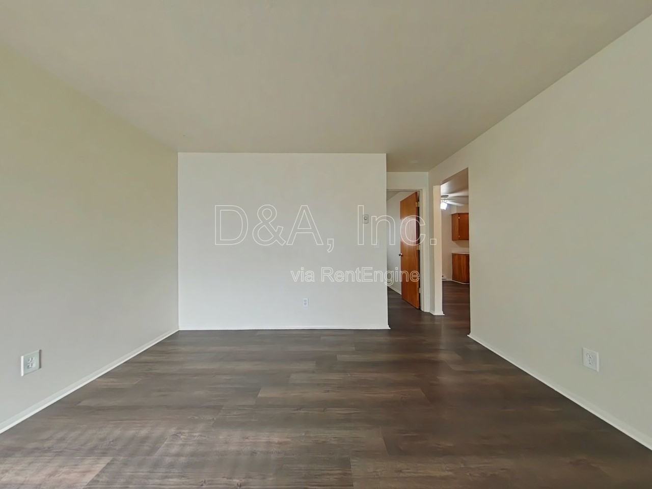 325 28th Ave Se - Photo 3 of 14