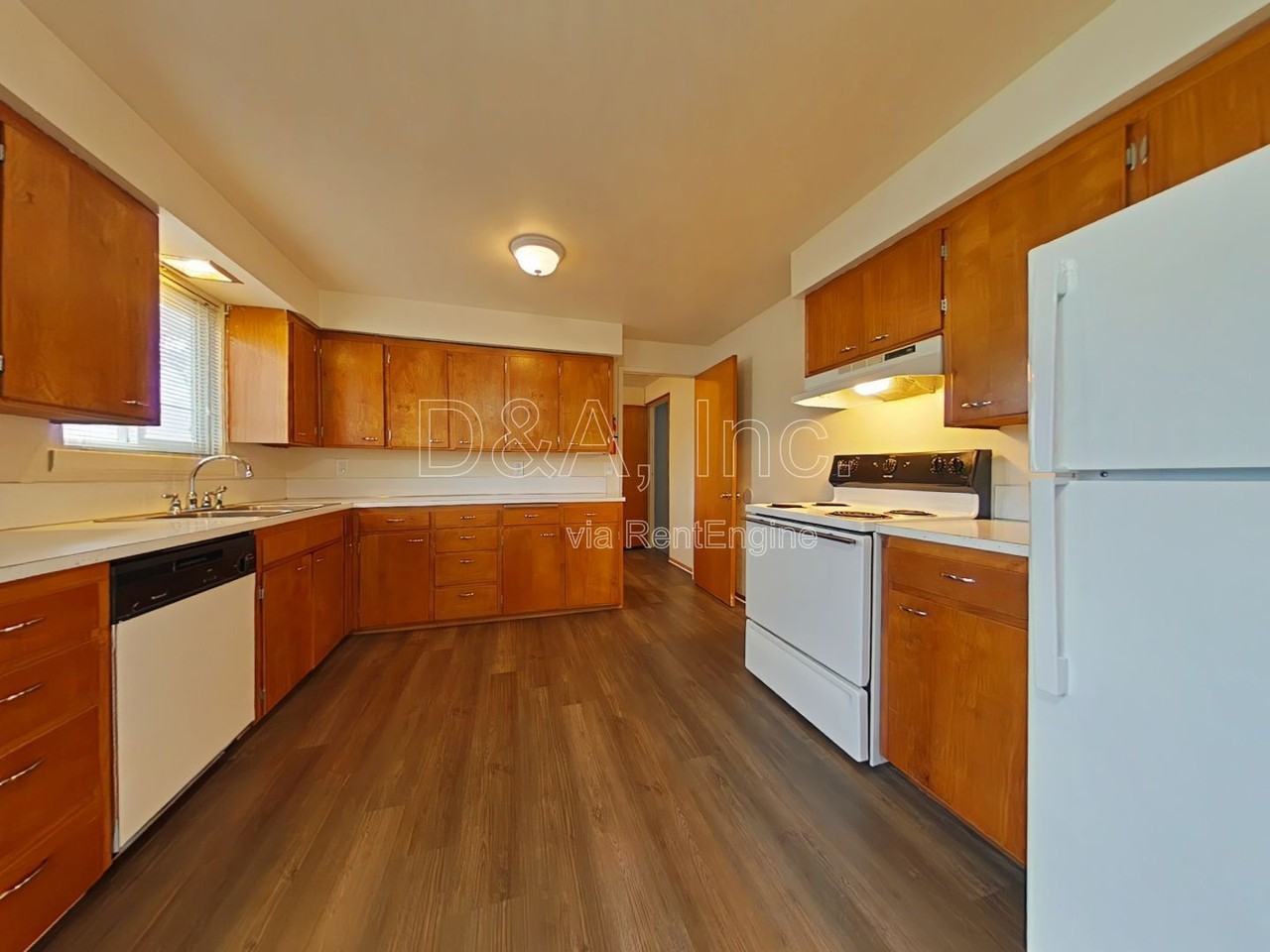 325 28th Ave Se - Photo 5 of 14