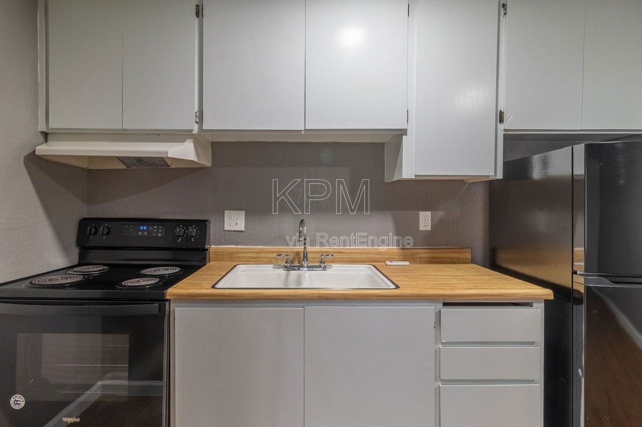 3939 N Pershing Ave #50 - Photo 6 of 13