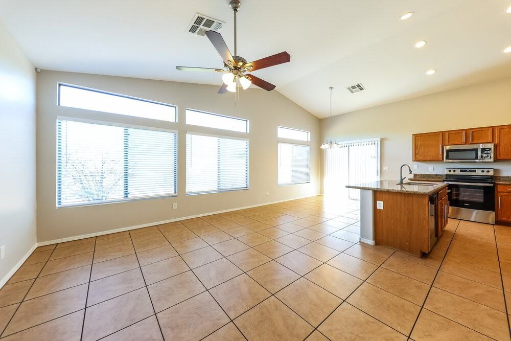 3516 W Webster Ct - Photo 5 of 16