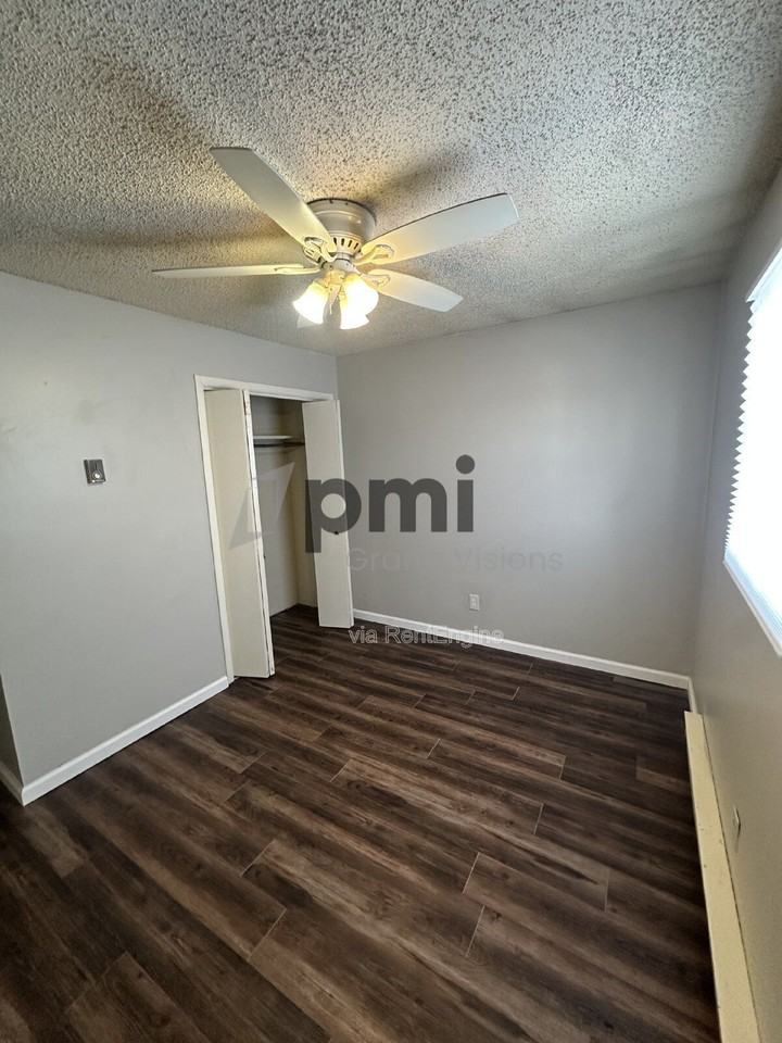 24 W Buchanan Ave #9 - Photo 3 of 11