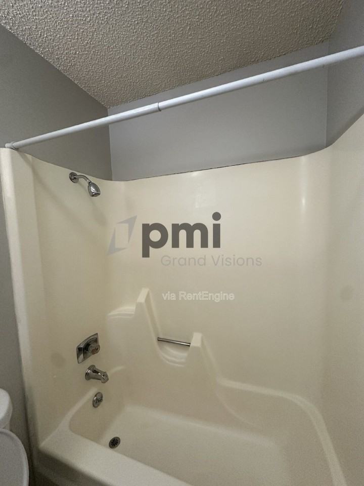 24 W Buchanan Ave #9 - Photo 4 of 11