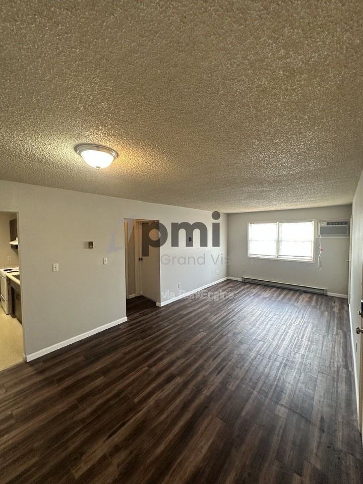 24 W Buchanan Ave #9 - Photo 7 of 11