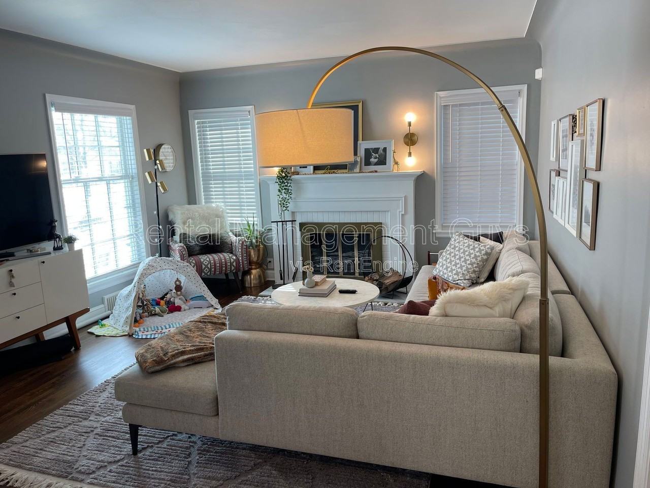 4119 Sheridan Ave N - Photo 4 of 37