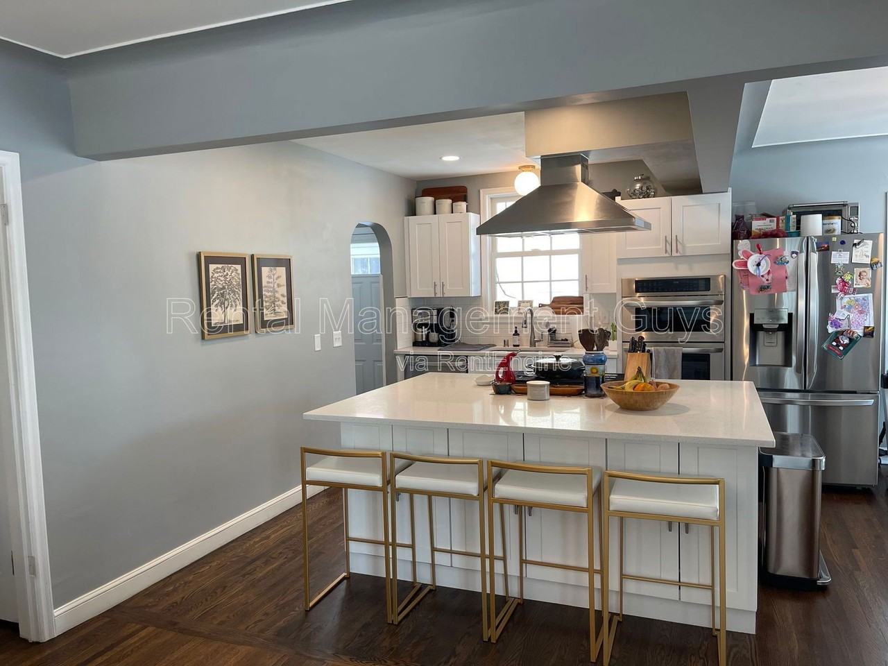 4119 Sheridan Ave N - Photo 5 of 37