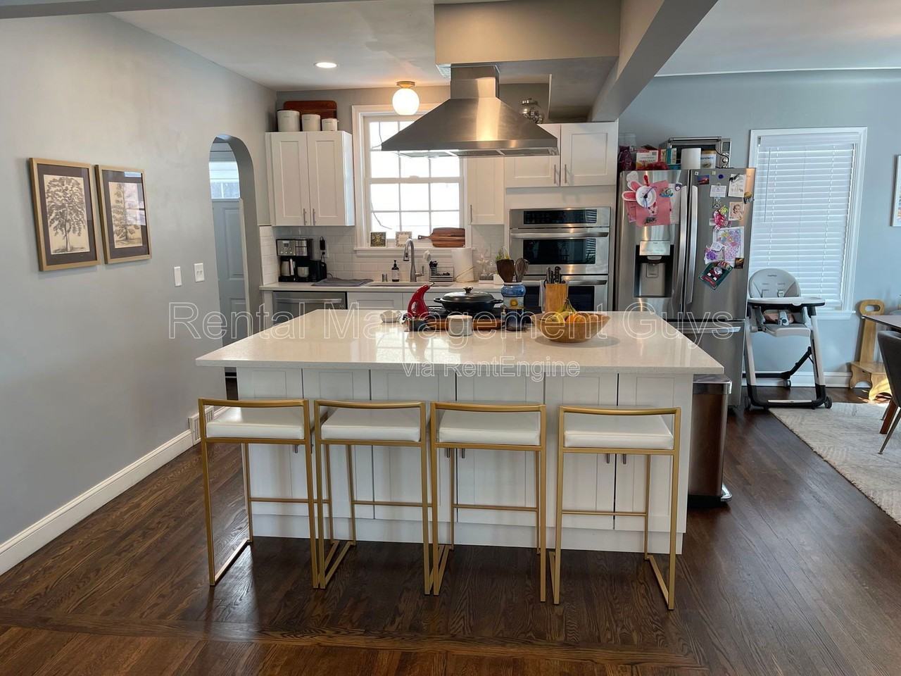 4119 Sheridan Ave N - Photo 6 of 37