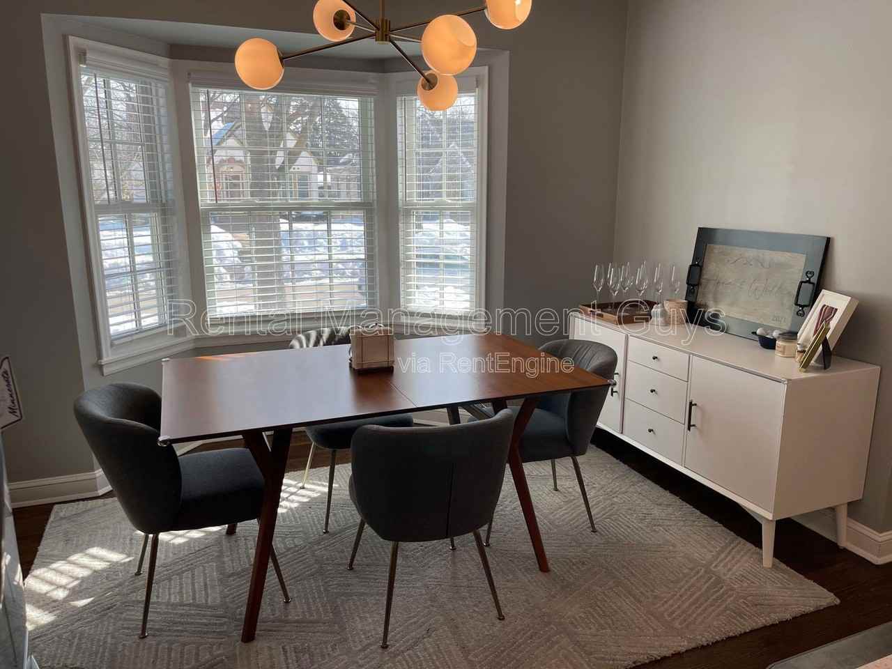 4119 Sheridan Ave N - Photo 7 of 37