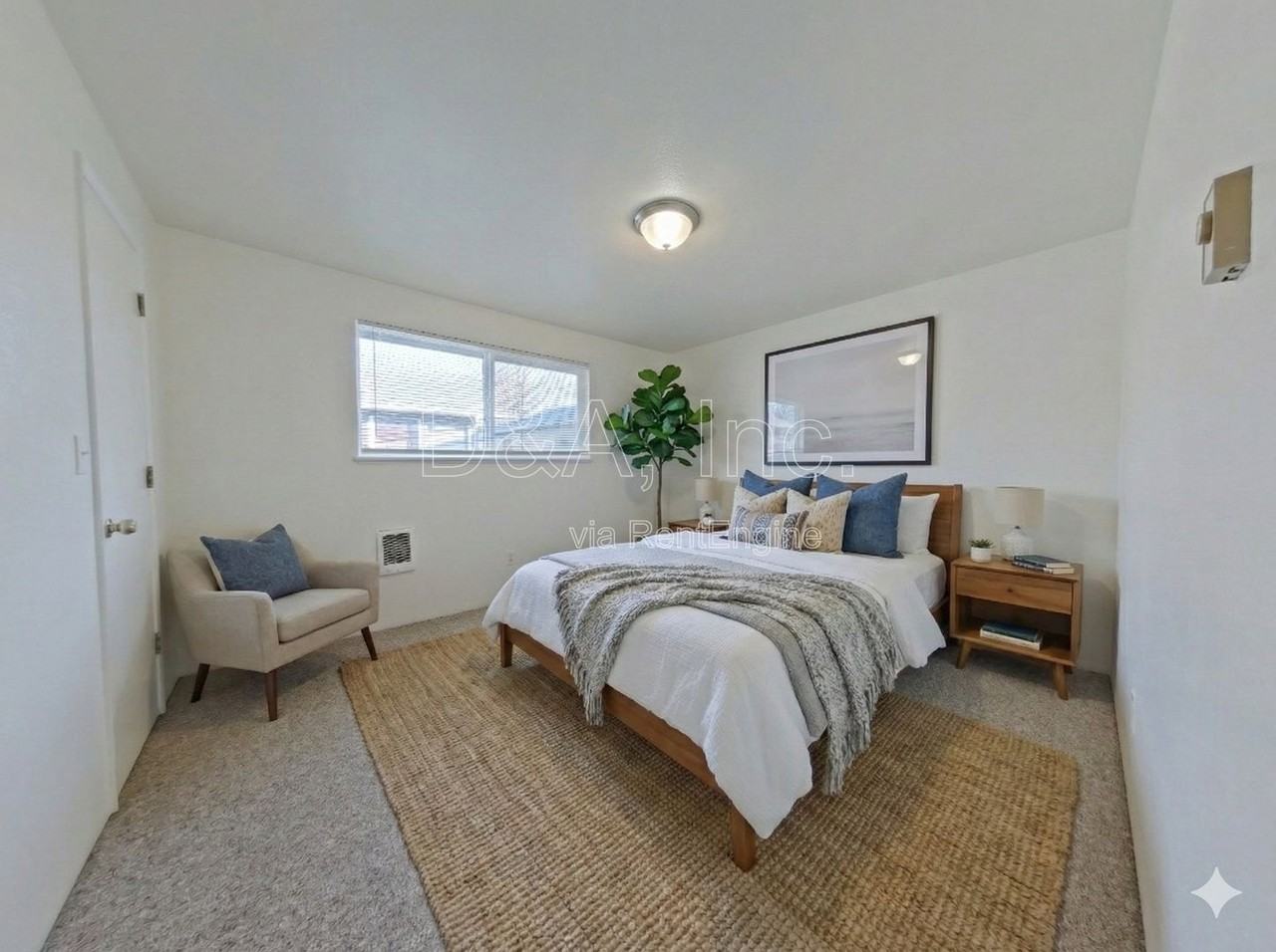 136 Ne Conifer Blvd #3 - Photo 6 of 13