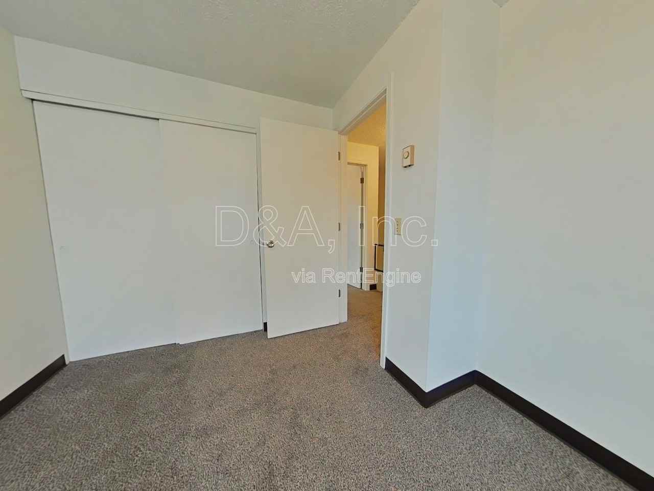 967 Nw Hobart Ave - Photo 6 of 10